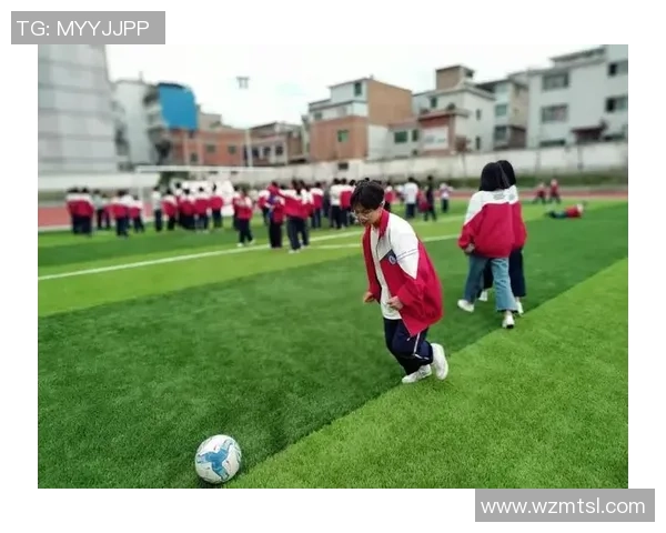 伊藤诚足球明星的崛起与挑战解析,如何在绿茵场上书写传奇人生 伊藤诚足球明星的崛起与挑战解析,如何在绿茵场上书写传奇人生
