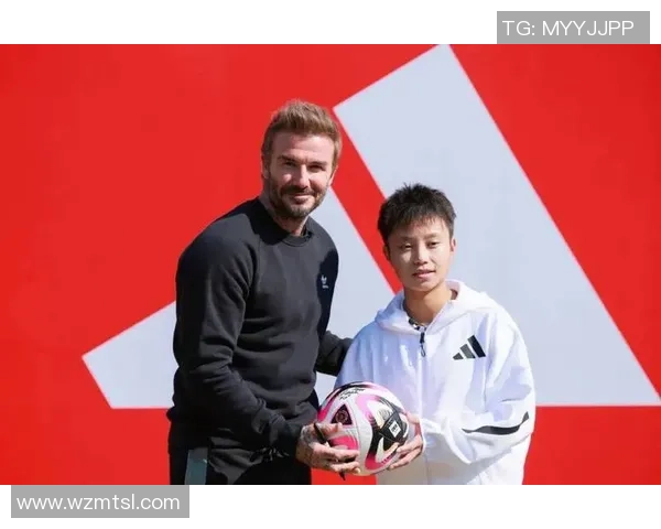 足球明星与儿子的成长之路：追逐梦想的亲子故事